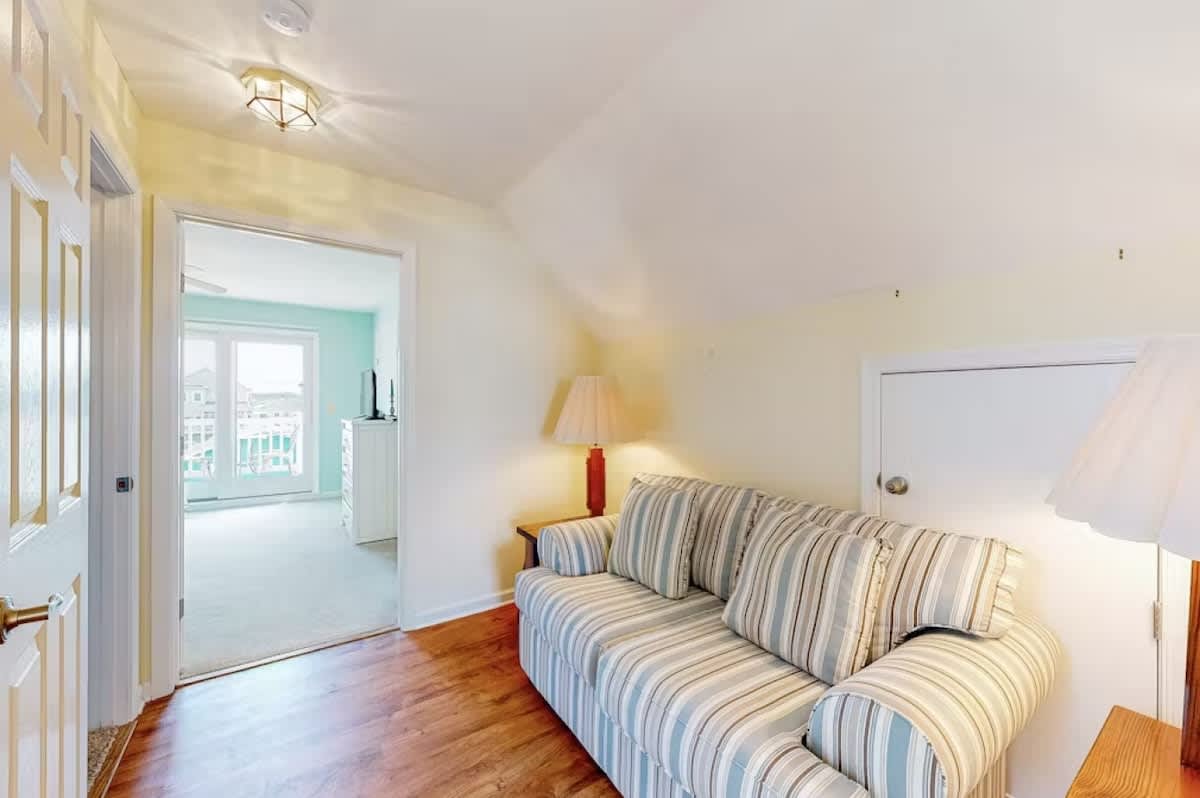 Waterfront Retreat at Keenwick on the Bay