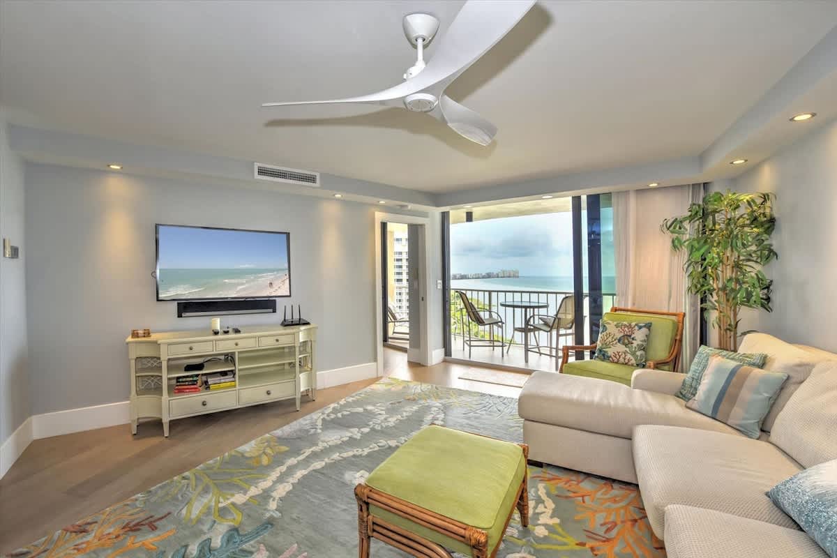 Beautiful SST3 beachfront condo. — Marco Island, FL — vacation rental