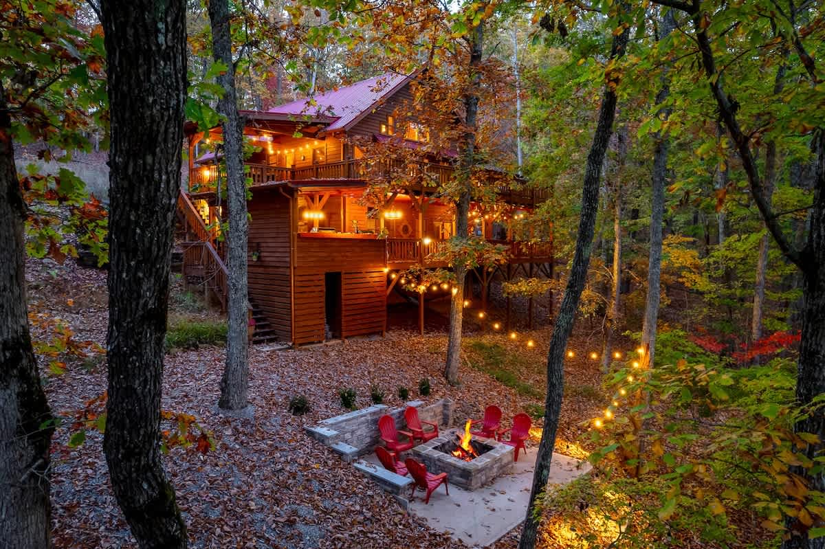 Blue Ridge Escape: Outdoor Kitchen, Hot Tub, Pond