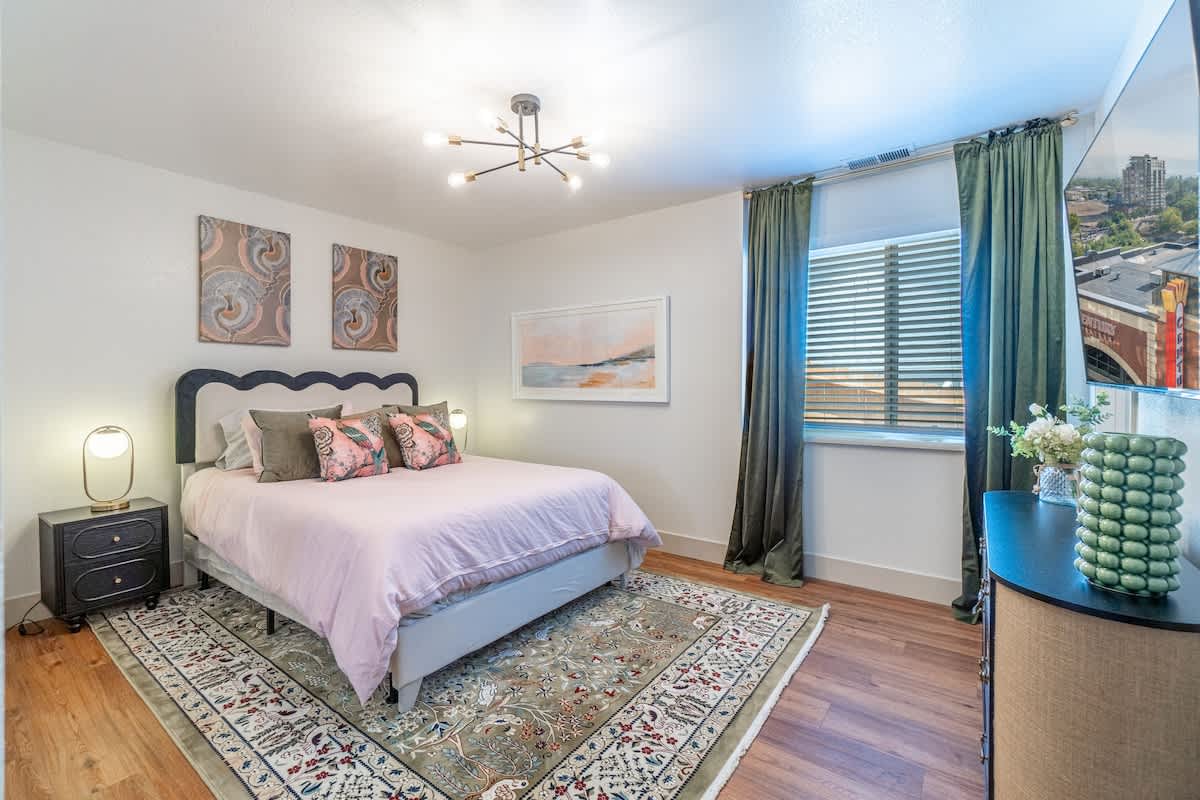 The Deco Retreat - UNR - Pet Friendly 5