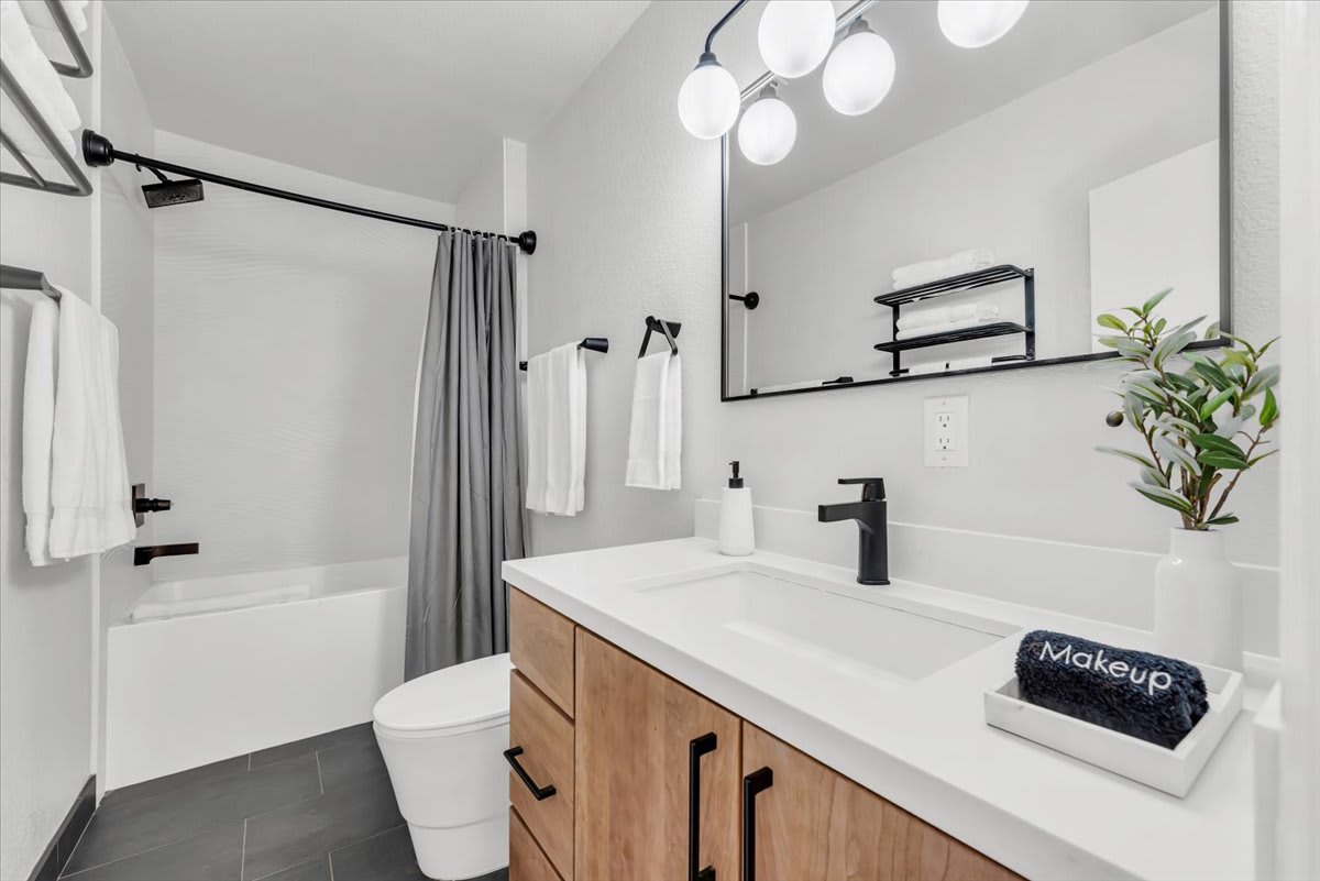 Reno Retreat - 3BR Oasis w Swim Spa, Hot Tub 6