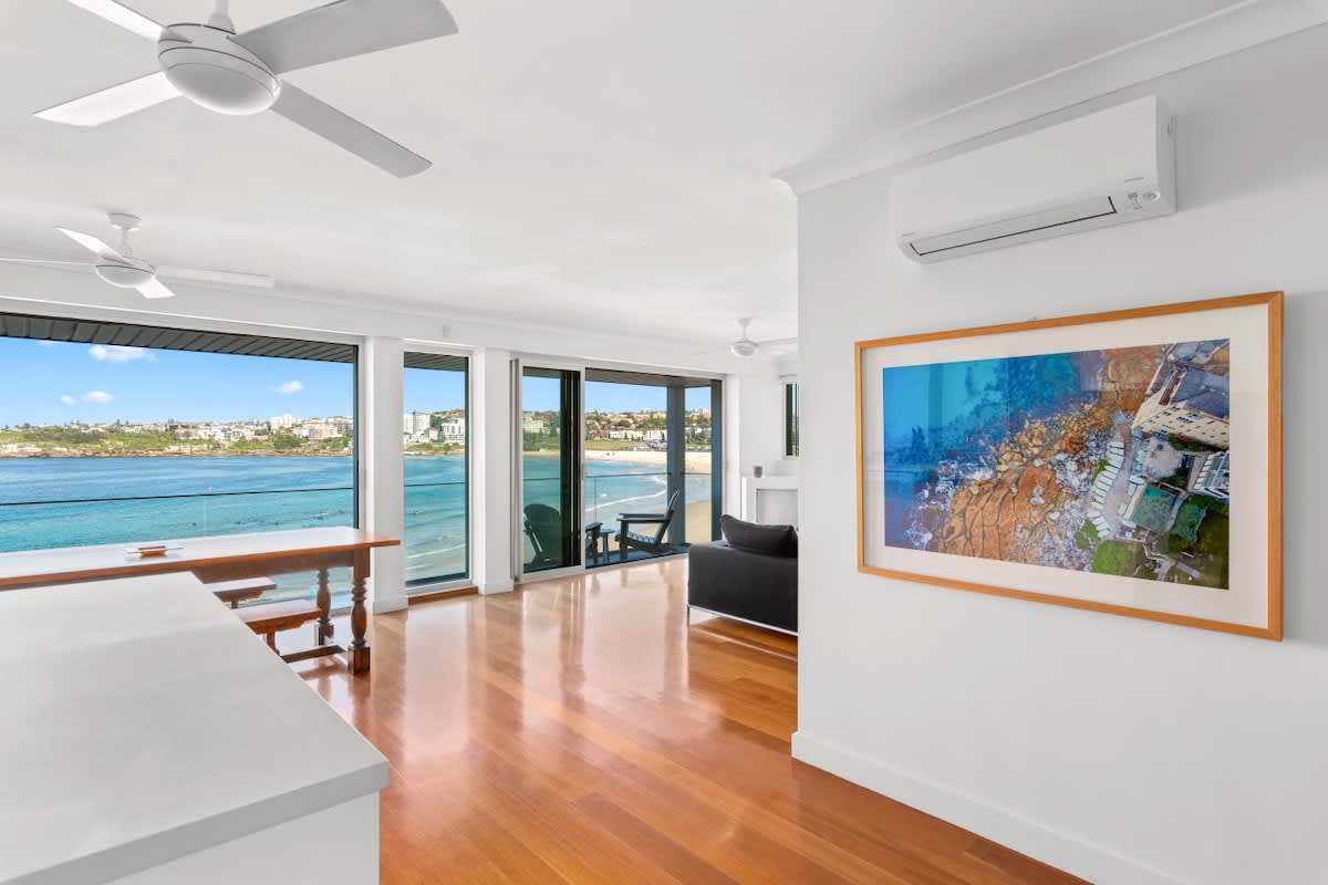 Beachfront luxury 3 beds with ocean view balcony