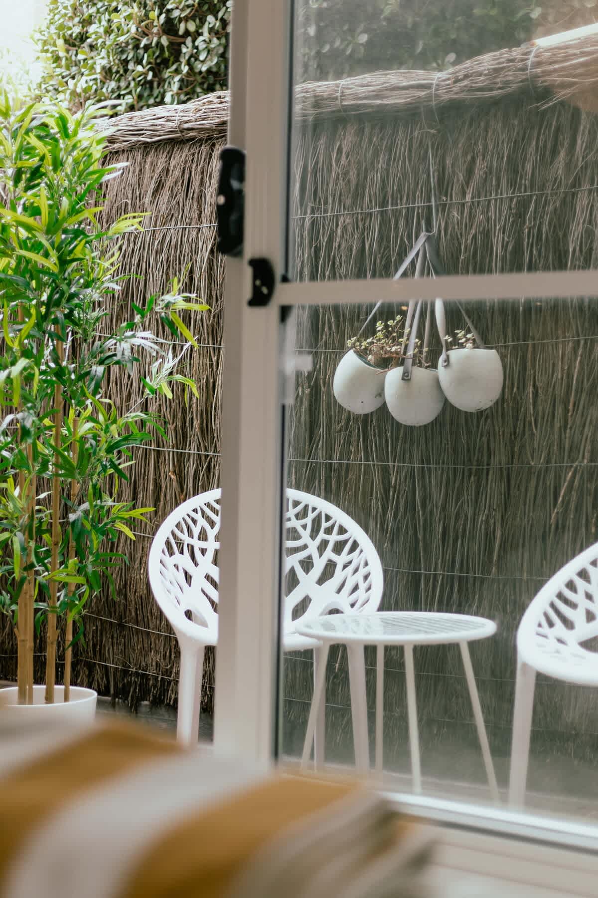 Bright beachfront studio with terrace & aircon - Photo 6