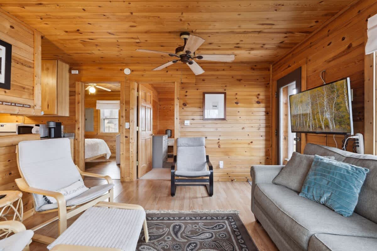 Sand Lake Peninsula Getaway - Sandy Beach photo 4