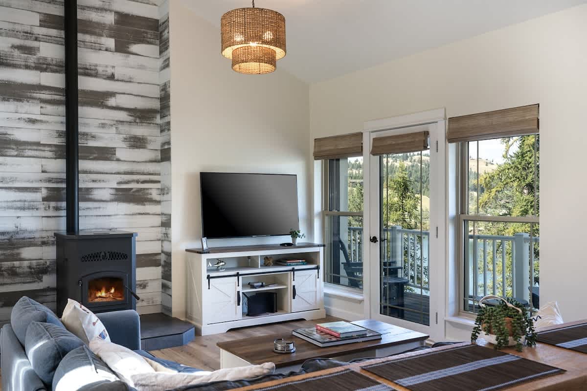 Foys Lake House offers perfect lakeside vacation! 4