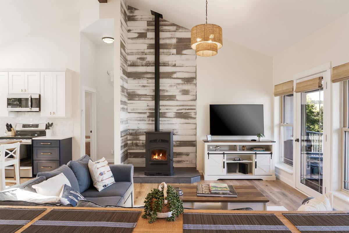 Foys Lake House offers perfect lakeside vacation! 5