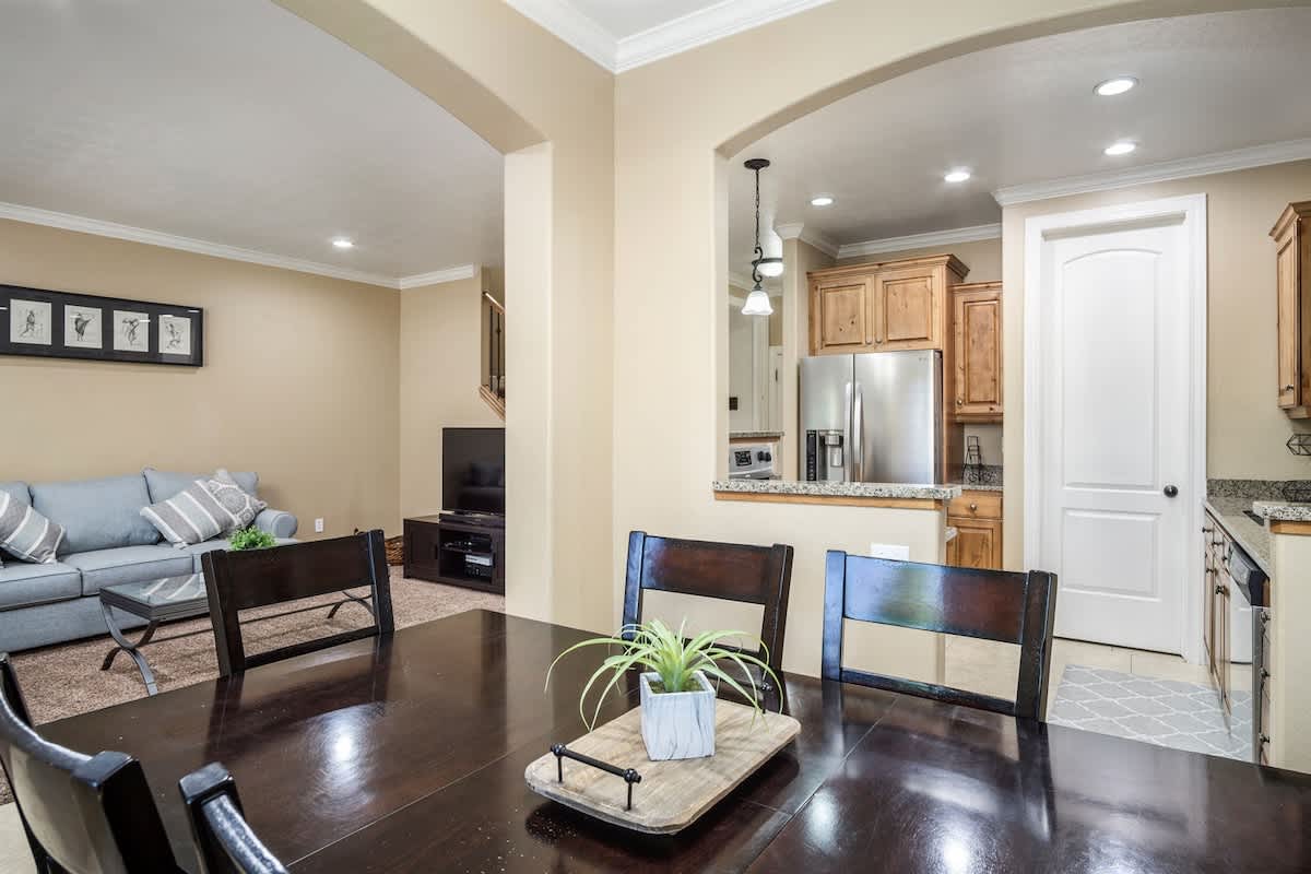 A La Mode Stunning 4 bedroom Orem Home 5