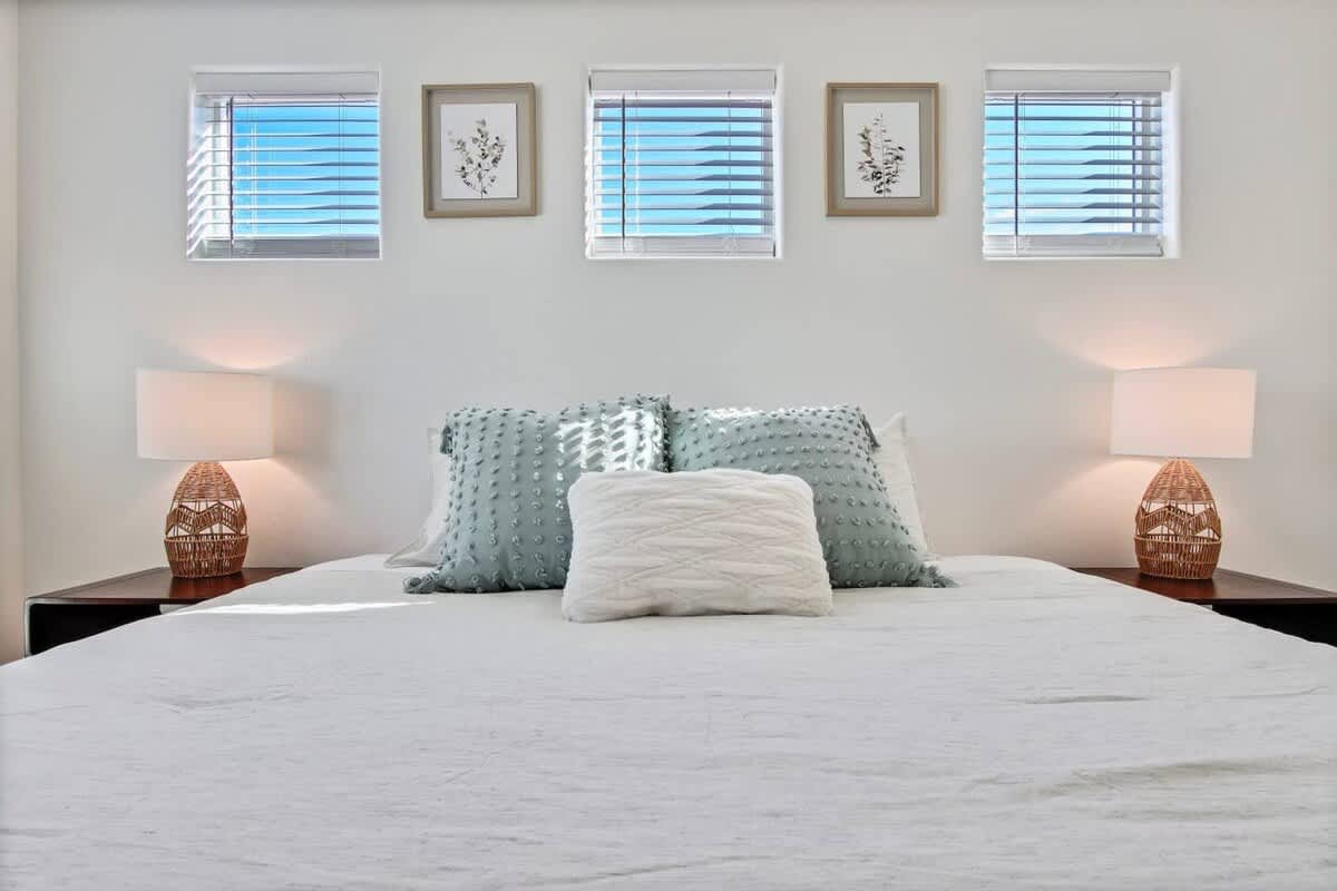 Fresh townhome in Nampa Idaho with 3 bedrooms 5