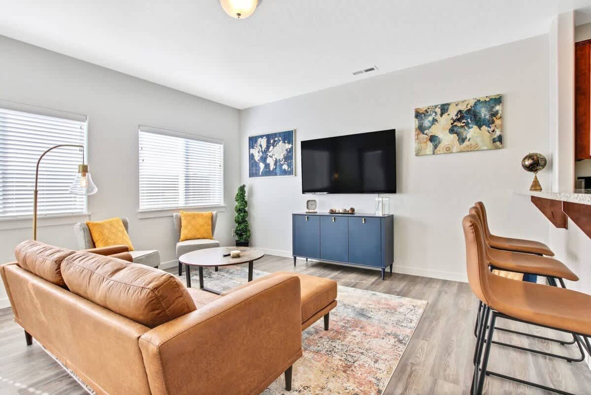 Fresh townhome in Nampa Idaho with 3 bedrooms 2