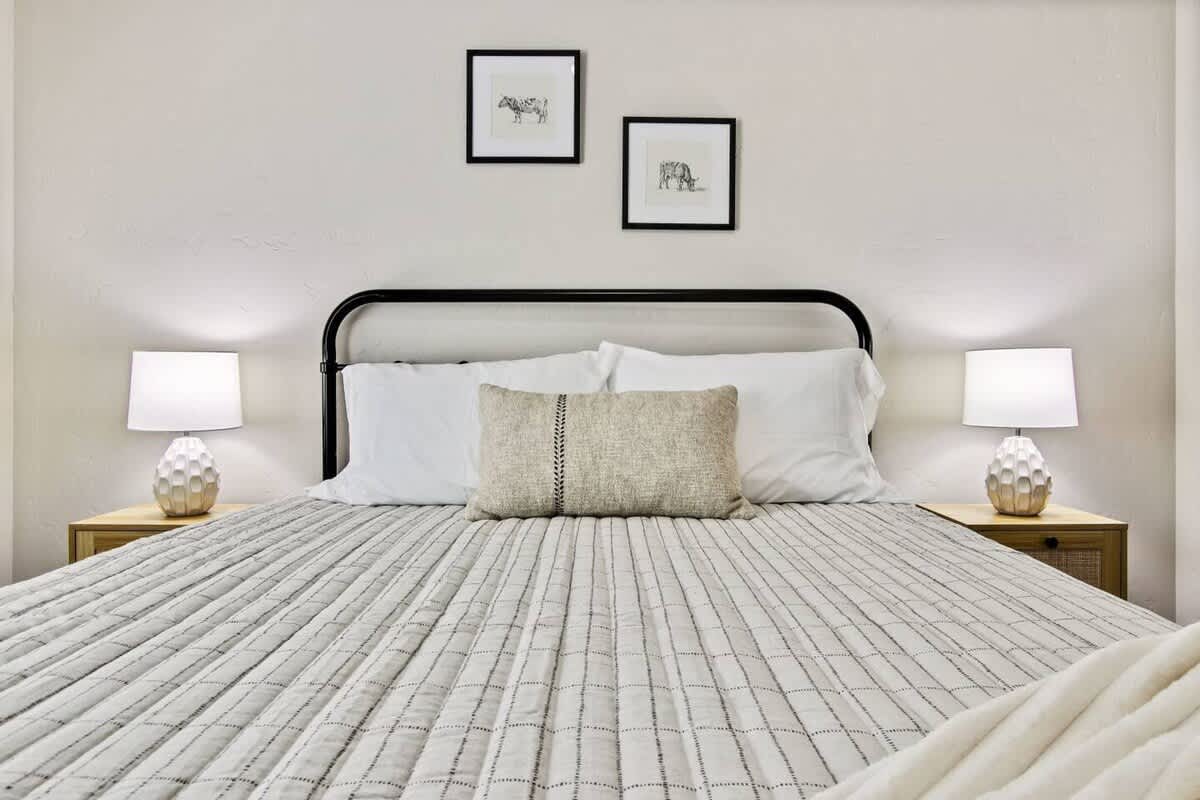 The Meridian Manor | Private 4 Bedroom Home 4