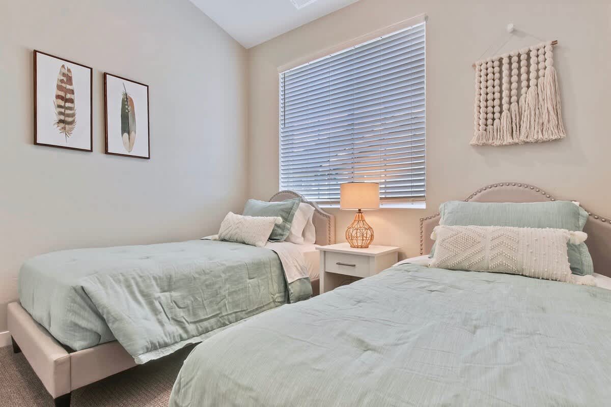 | Hounslow way | Sophisticated 3 bedroom townhome 5
