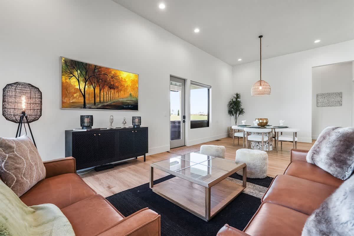 Luxurious Estate - Private Guesthouse Near Lake 2