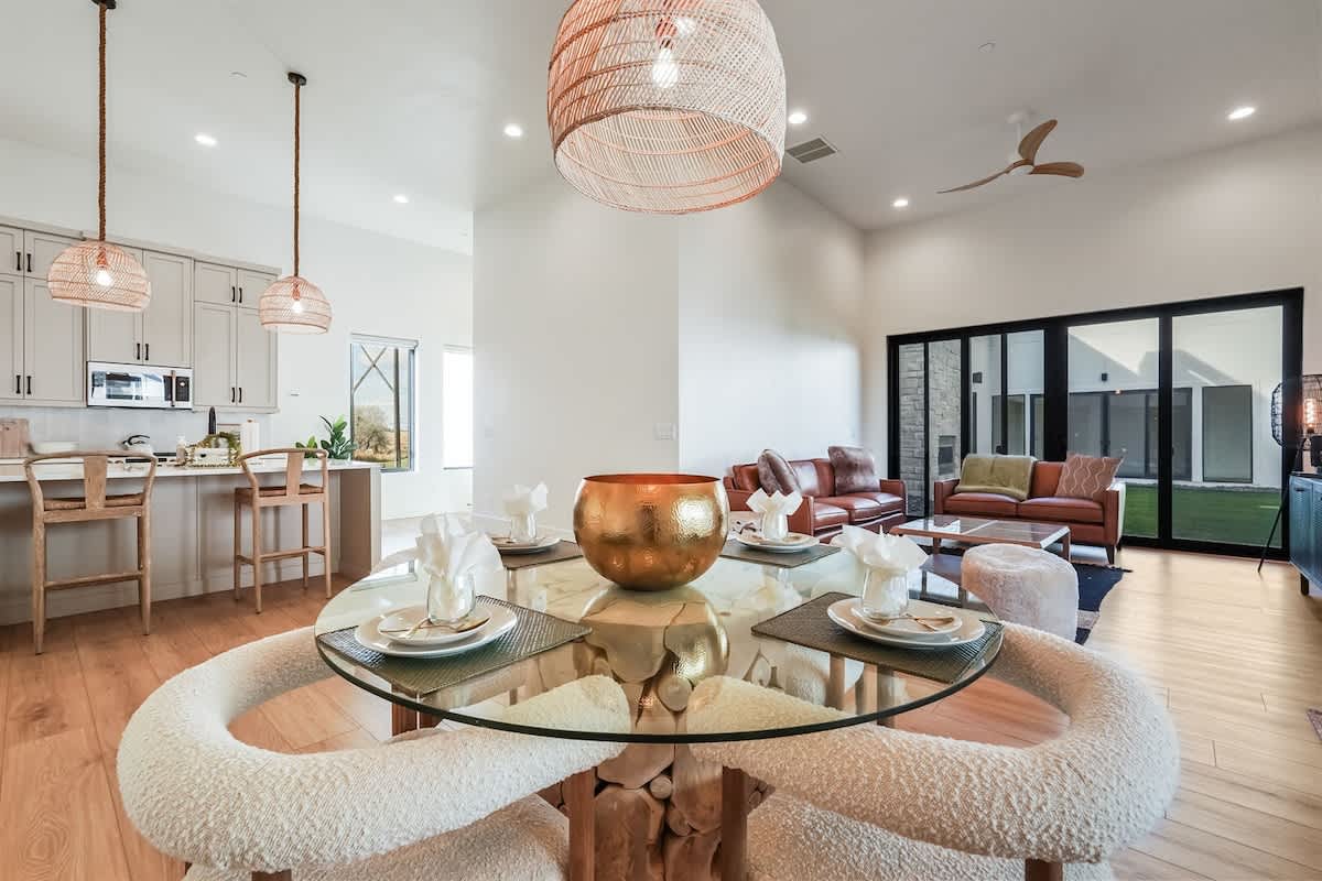 Luxurious Estate - Private Guesthouse Near Lake 4