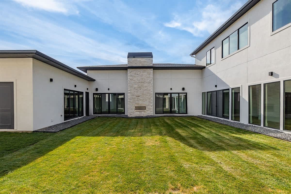 Luxurious Estate - Private Guesthouse Near Lake 6