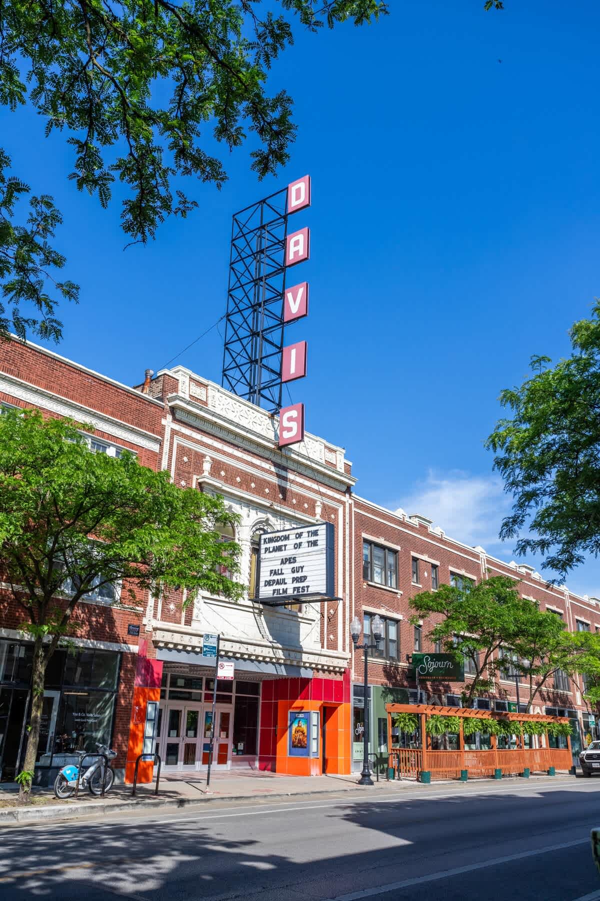 Duplex 3 Bed 2 Bath Apt Steps from Lincoln Square