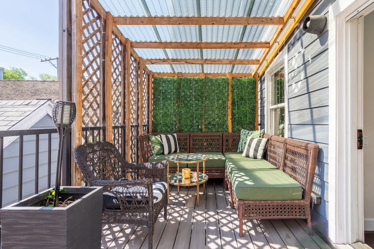 Duplex 3 Bed 2 Bath Apt Steps from Lincoln Square