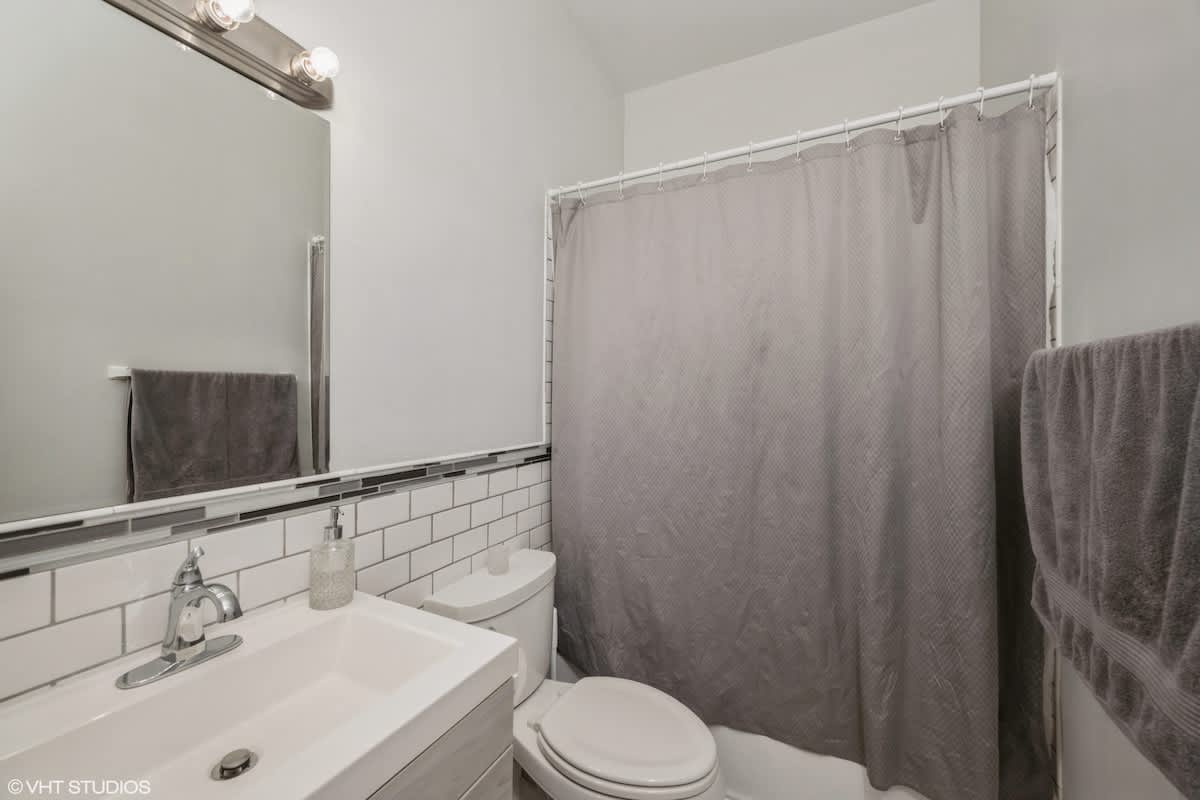 2-Bed 2-Bath Apt | close to UC w/ Free Parking - Picture 12