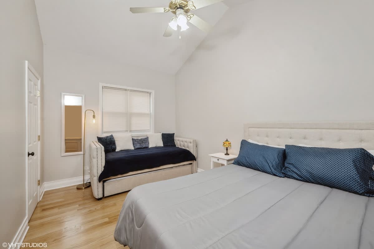 2-Bed 2-Bath Apt | close to UC w/ Free Parking - Picture 11