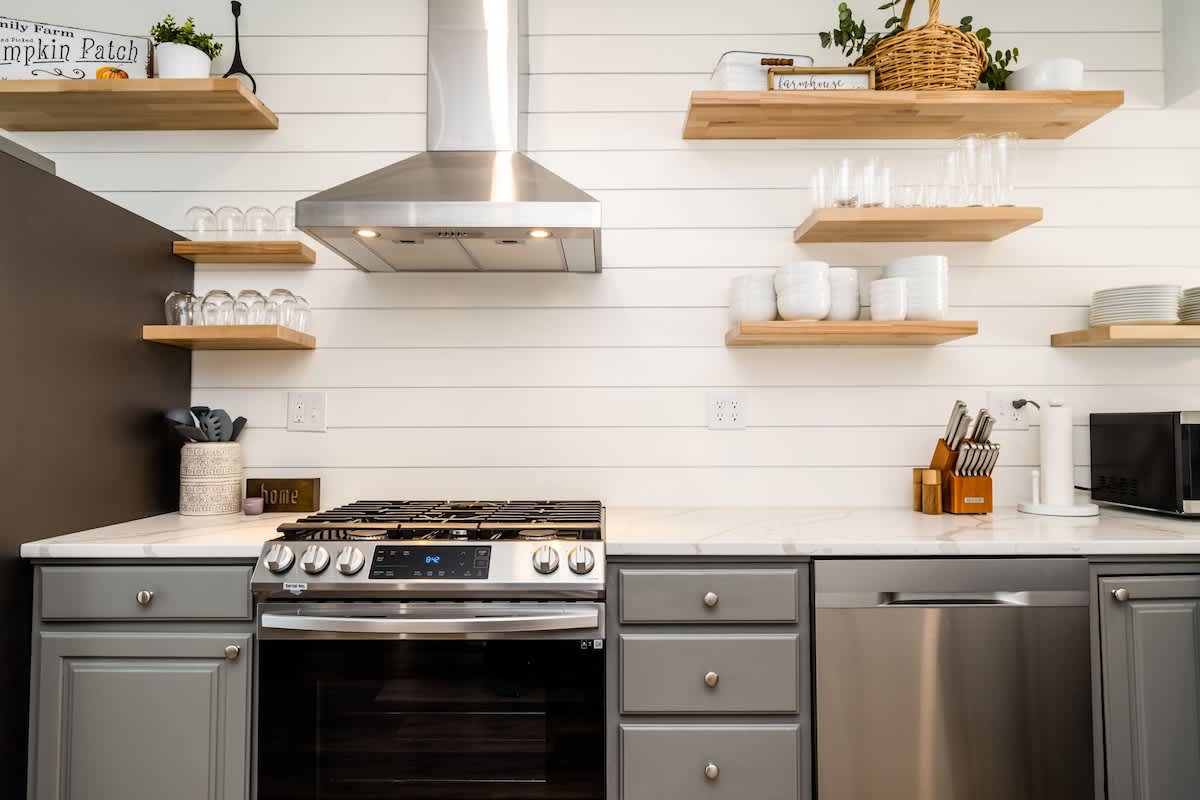 Elm St Retreat - 3 Min walk to Downtown Three Oaks