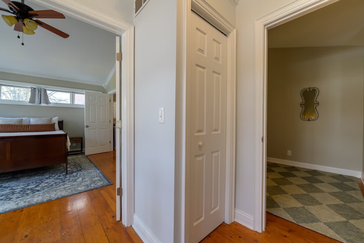 6-Guest Apt Steps to Journeyman & Downtown 3 Oaks! - Picture 23