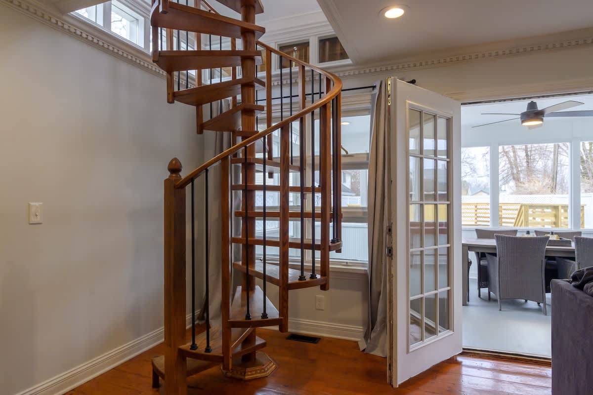 6-Guest Apt Steps to Journeyman & Downtown 3 Oaks! - Picture 18