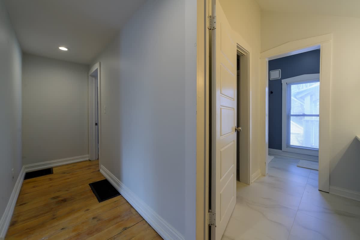 4 Guest Apt Steps to Journeyman & Downtown 3 Oaks - Picture 16