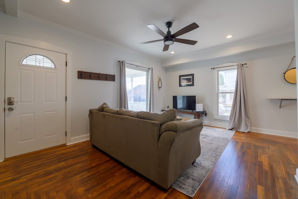 4 Guest Apt Steps to Journeyman & Downtown 3 Oaks - Picture 6