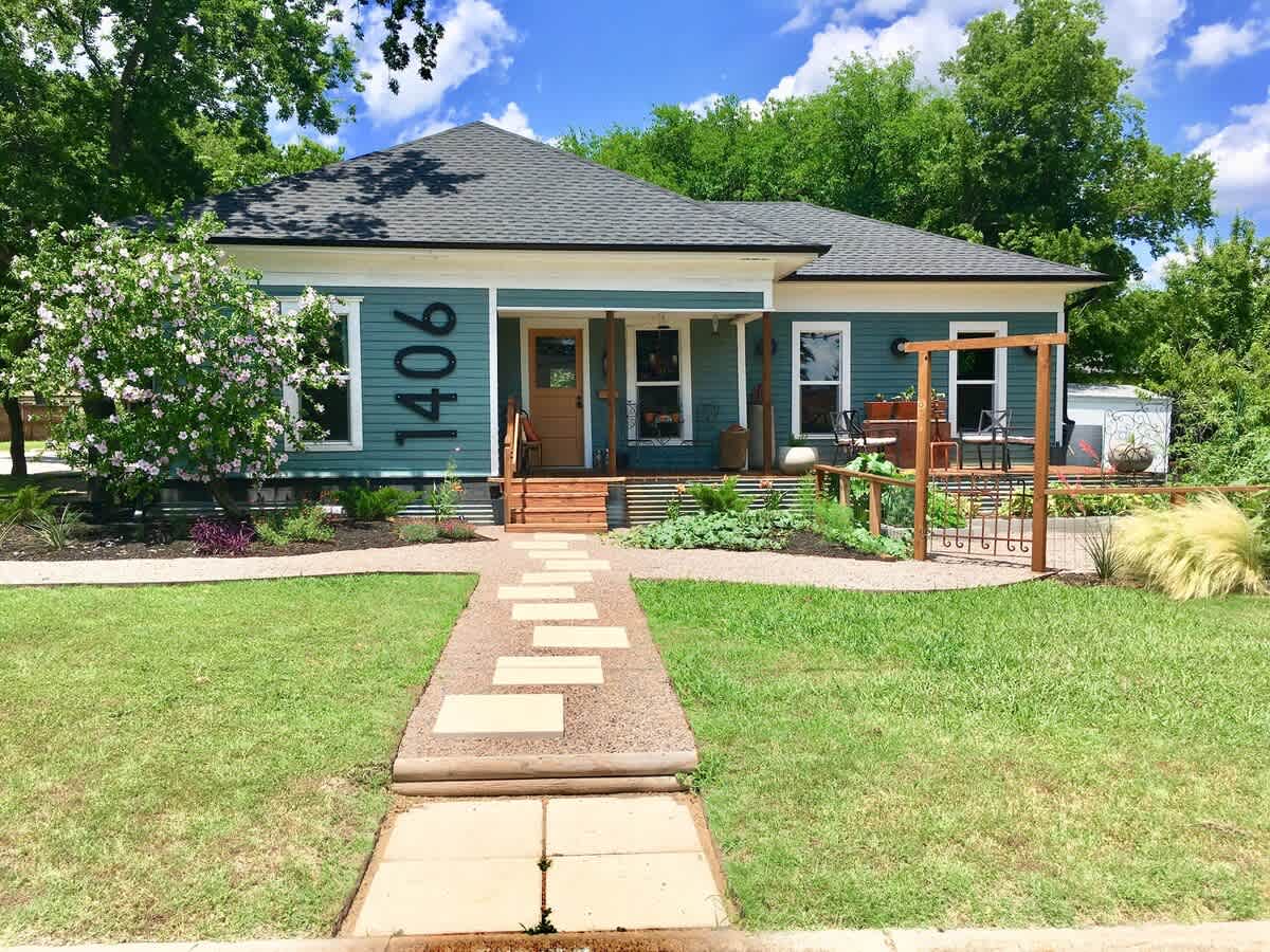 Eclectic Bungalow in Historic McKinney — McKinney, TX — vacation rental
