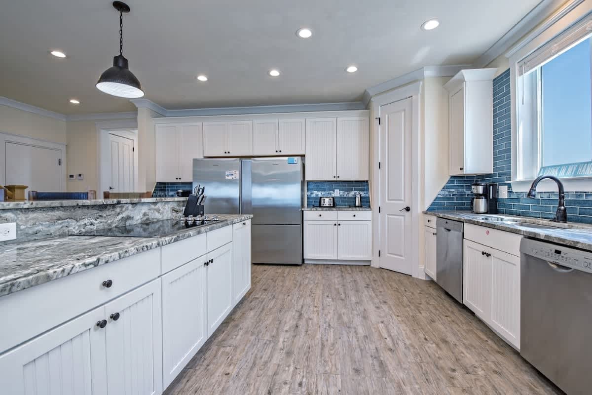 BeachFront 9Bed EasyBreezy East -  in Gulf Shores