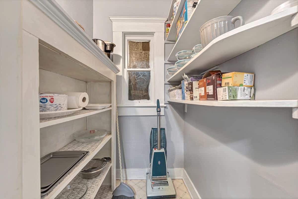 Shelf,Pantry,Indoors,Furniture,Sink