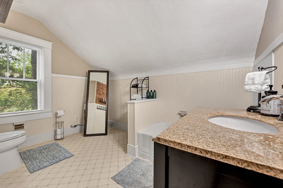 Floor,Home Decor,Rug,Flooring,Sink