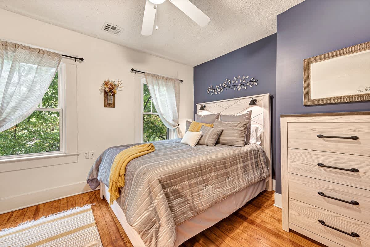 Indoors,Home Decor,Furniture,Bed,Bedroom