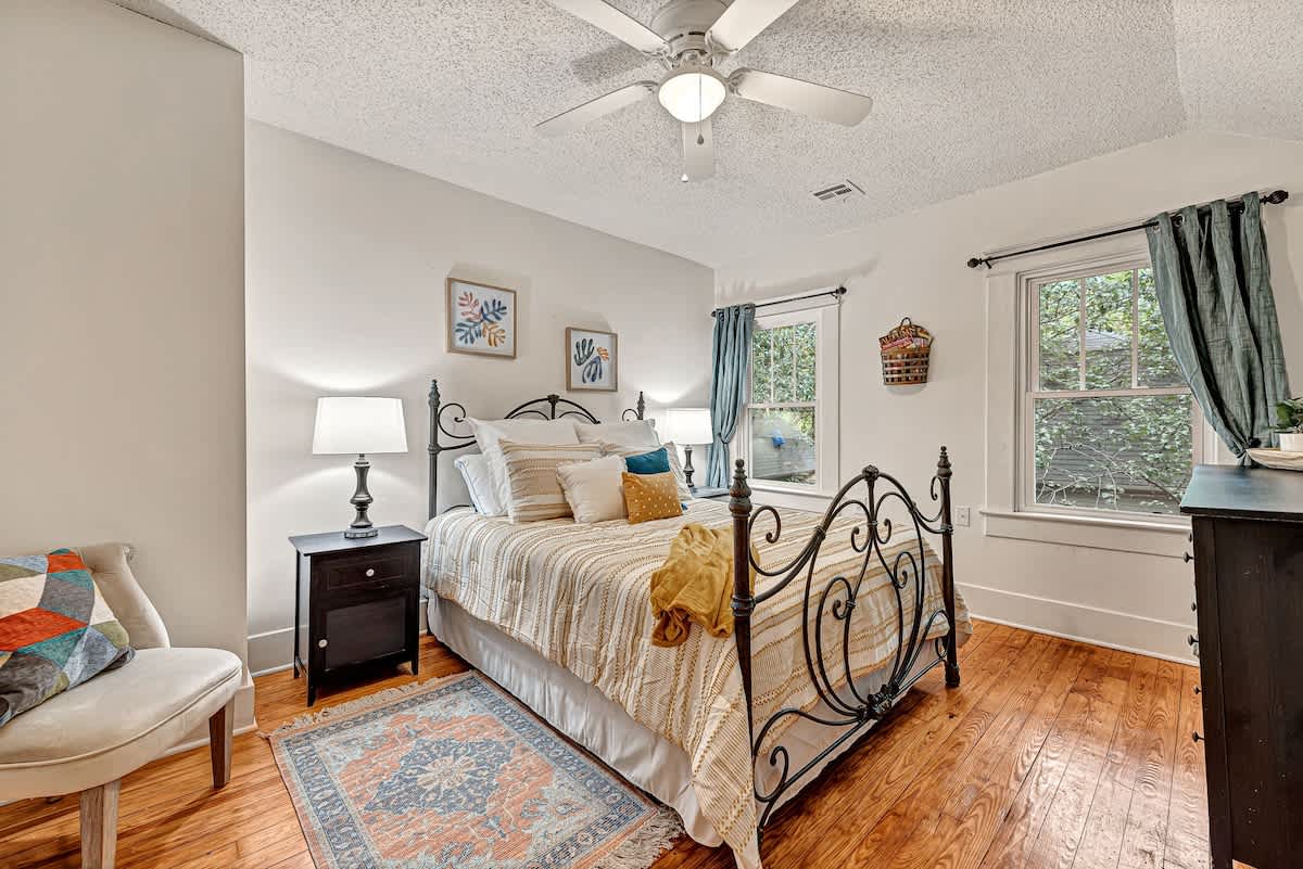 Indoors,Home Decor,Ceiling Fan,Hardwood,Floor