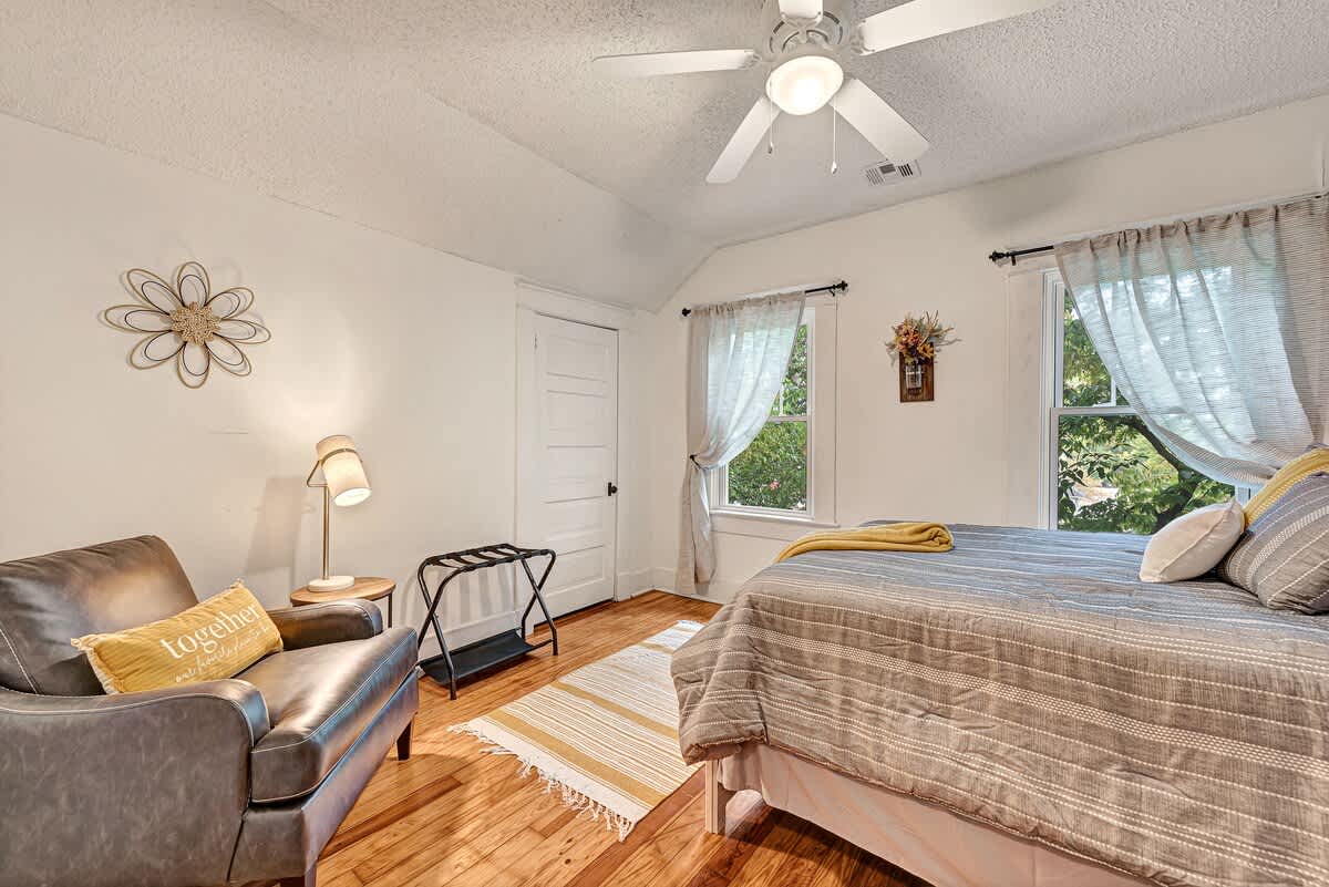 Indoors,Home Decor,Ceiling Fan,Bed,Furniture