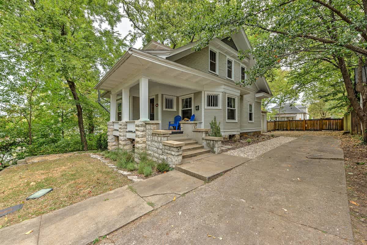 Path,Walkway,Flagstone,Chair,House