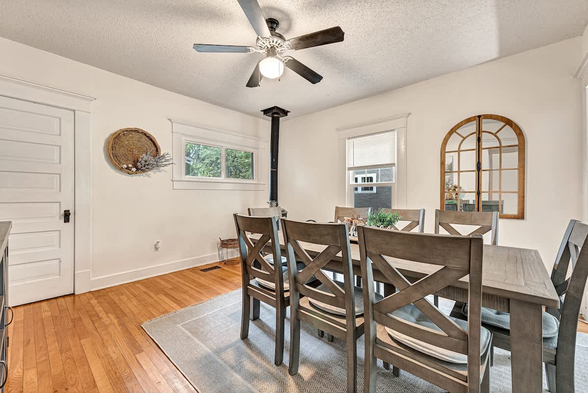 Dining Room,Dining Table,Furniture,Indoors,Table