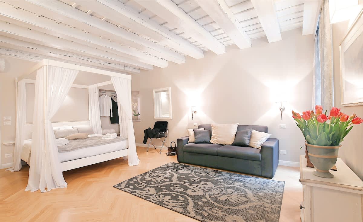 ☆ Boutique Apartment-ROMEO&GIULIETTA ☆ downtown — Verona, Veneto — vacation rental