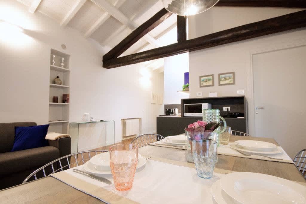 ☆ Rio Fiol ☆ Terrace 5Pax downtown Arena — Verona, Veneto — vacation rental
