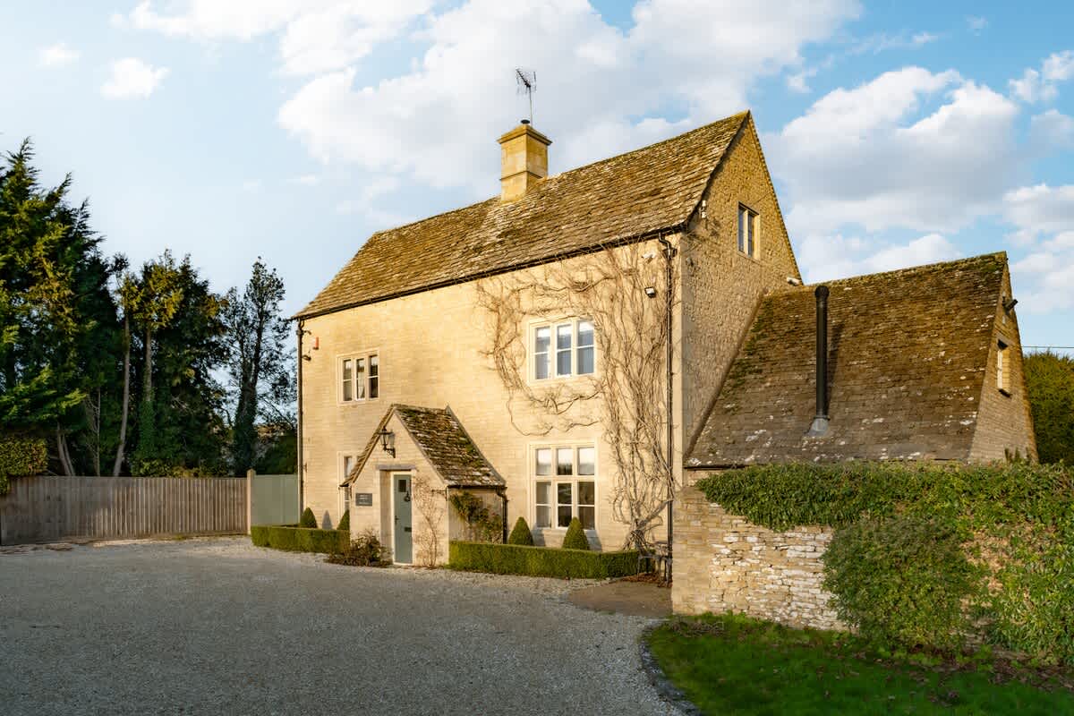Cosy Farmhouse in Bibury - Dog Friendly & Hot Tub — Bibury, England — vacation rental