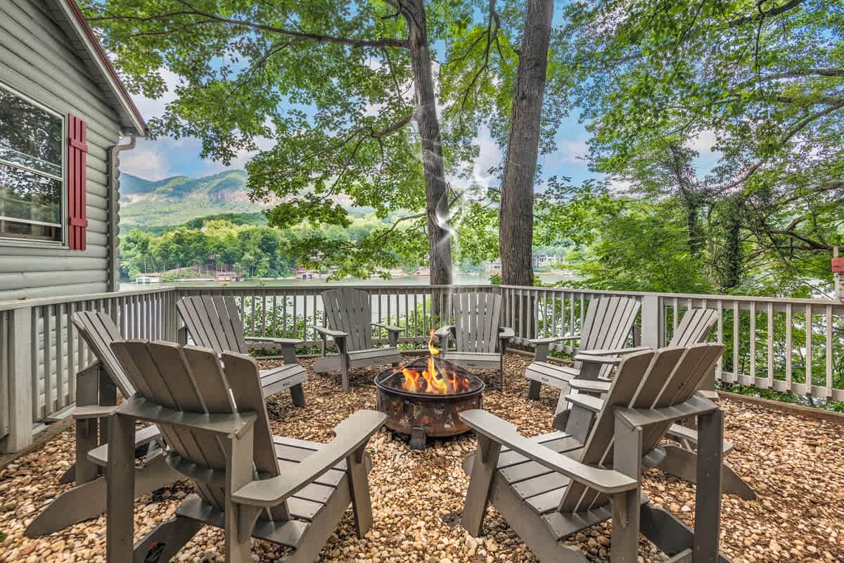 4BR~Mountain Views Firepit | Game Room | Free Tix