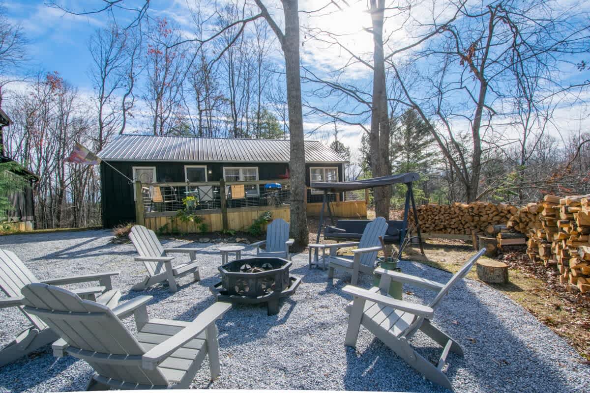 Rustic Awesome 4BR Lodge w/ Game Room & Fire Pit | Free Tickets — Hendersonville, NC — vacation rental