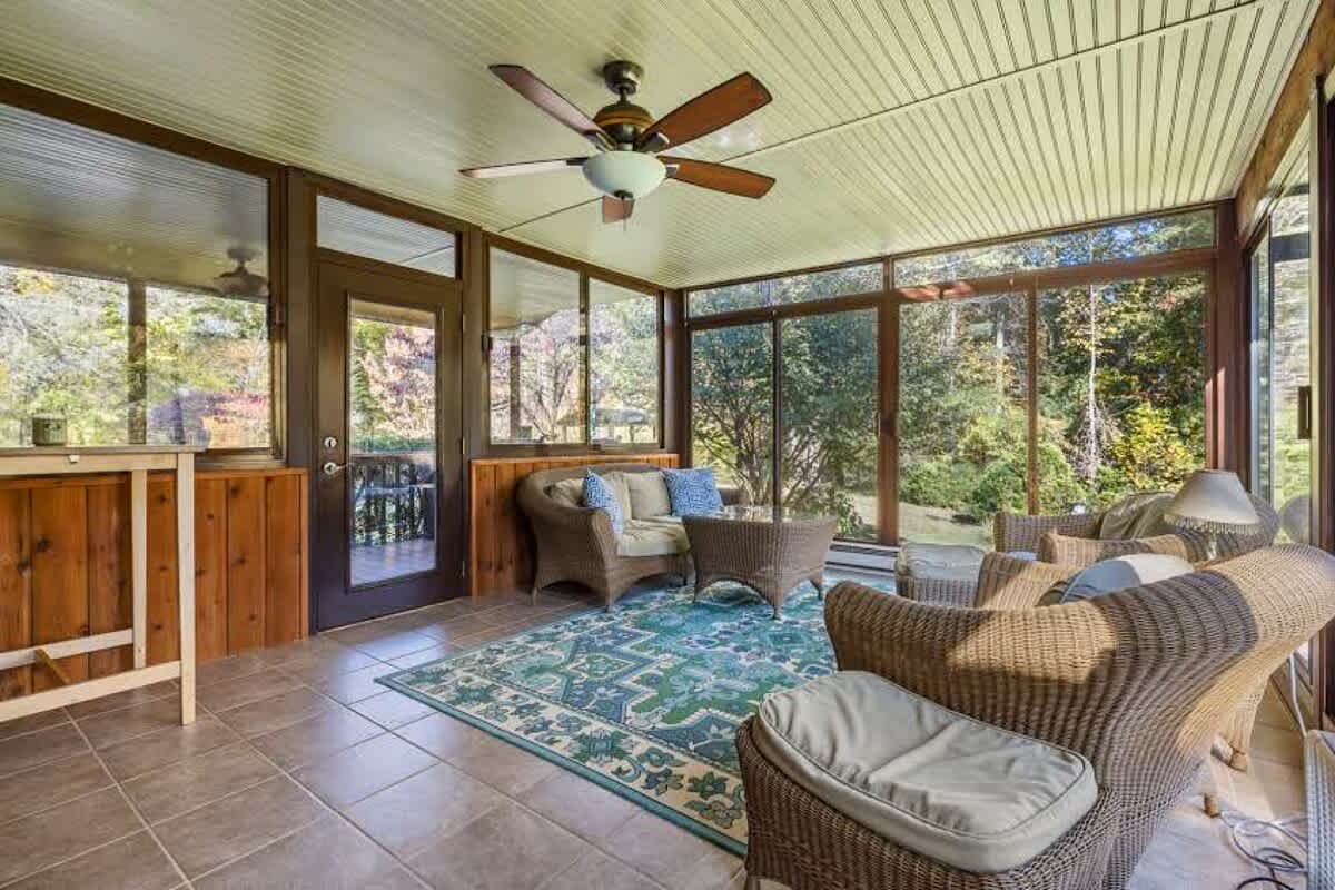 Spacious 4BR Compound w/ 2 Cottages | Near Trails | Free Tickets — Hendersonville, NC — vacation rental