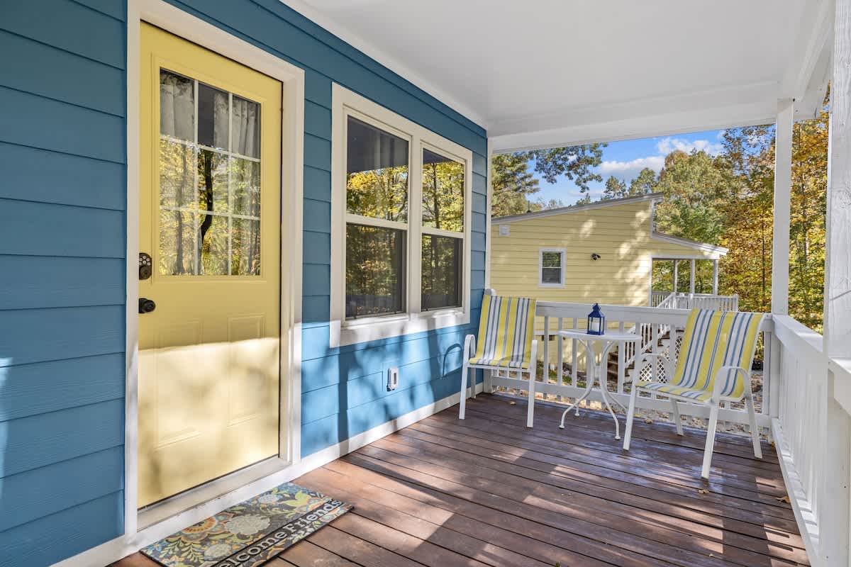 1 Bedroom Cottage near Dupont State Park