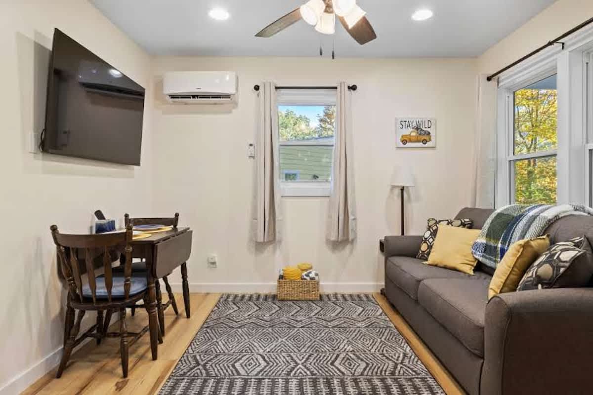 1 Bedroom Cottage near Dupont State Park