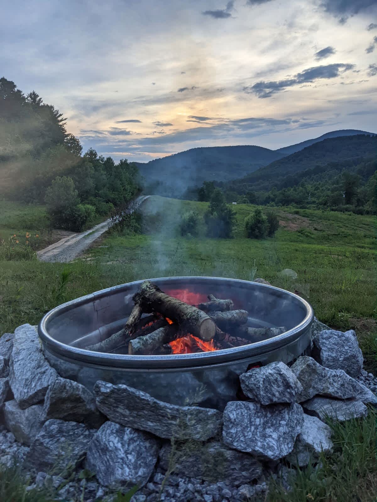 Charming 2BR w/ Fire Pit + Mountain Views+Free Tix — Hendersonville, NC — vacation rental