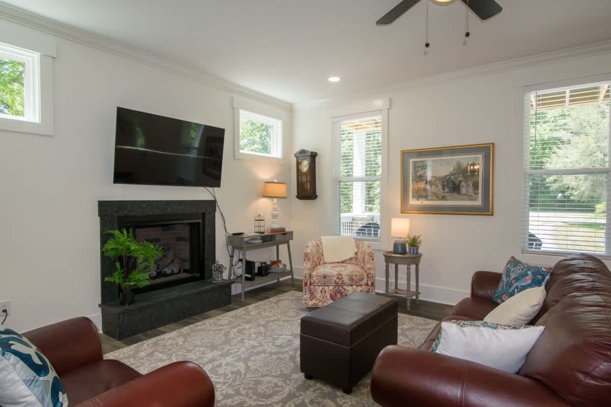 Charming 3BR w/ Balconies | Walk to Flat Rock Playhouse | Free Activities — Flat Rock, NC — vacation rental