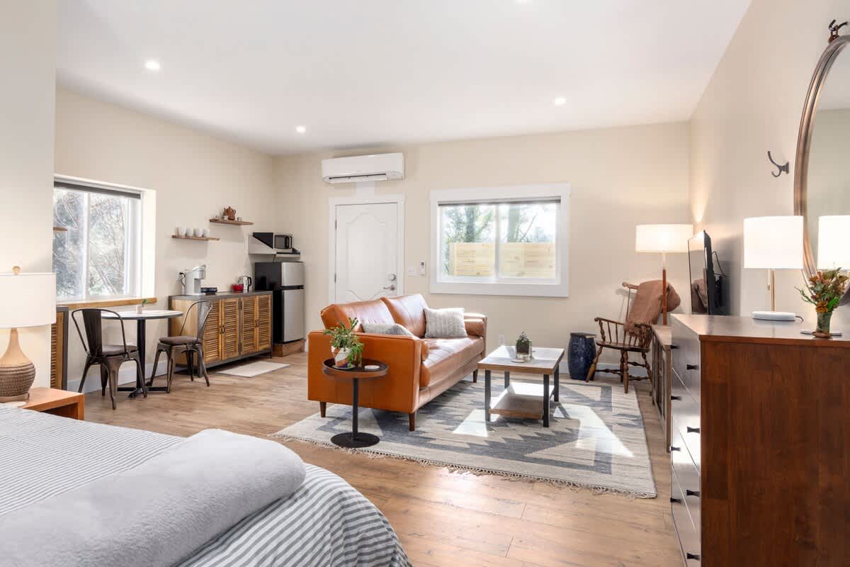 Eco-Luxe 1BDR w/ Patio + Free Tix | Near Biltmore — Asheville, NC — vacation rental