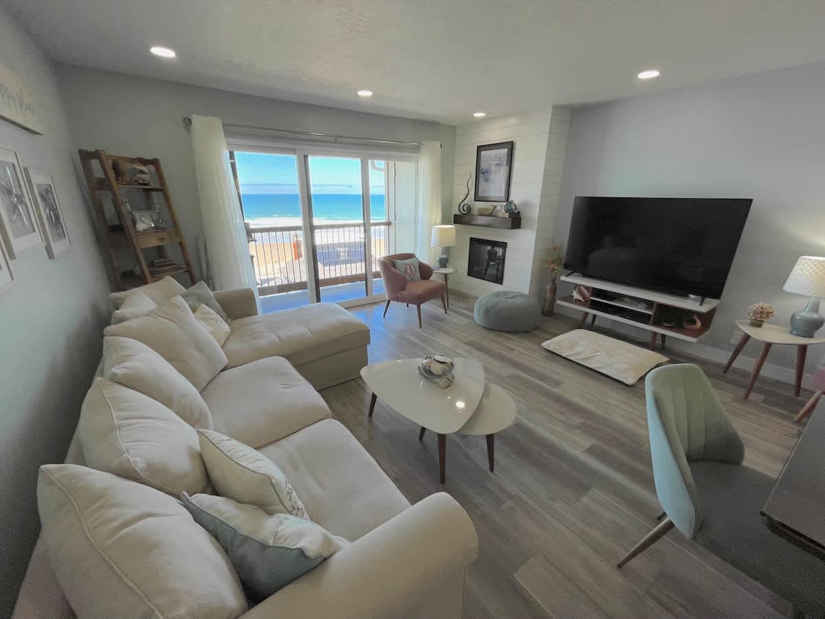 Cozy, Pet-Friendly Condo with Ocean Views!