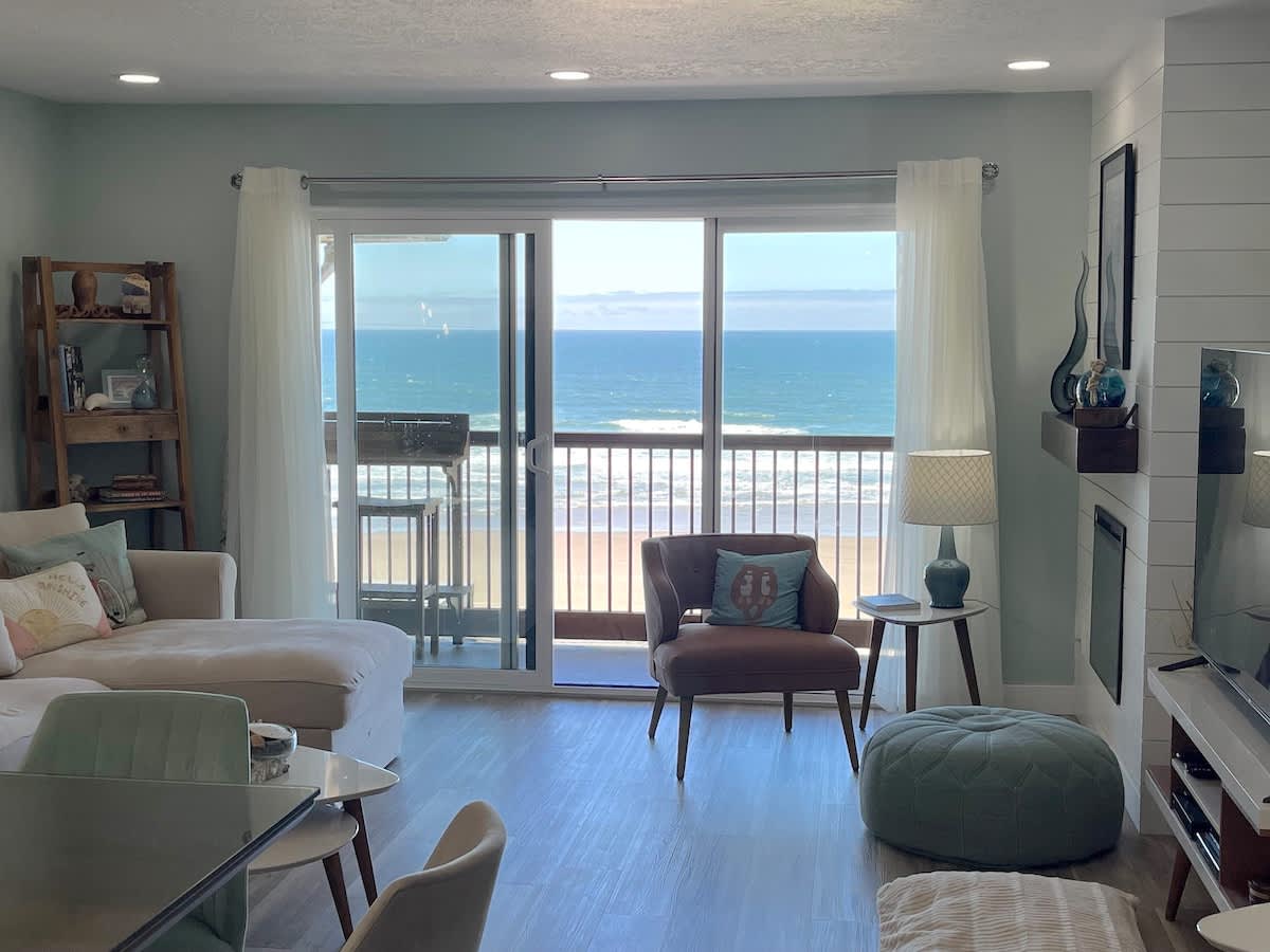 Cozy, Pet-Friendly Condo with Ocean Views! 2