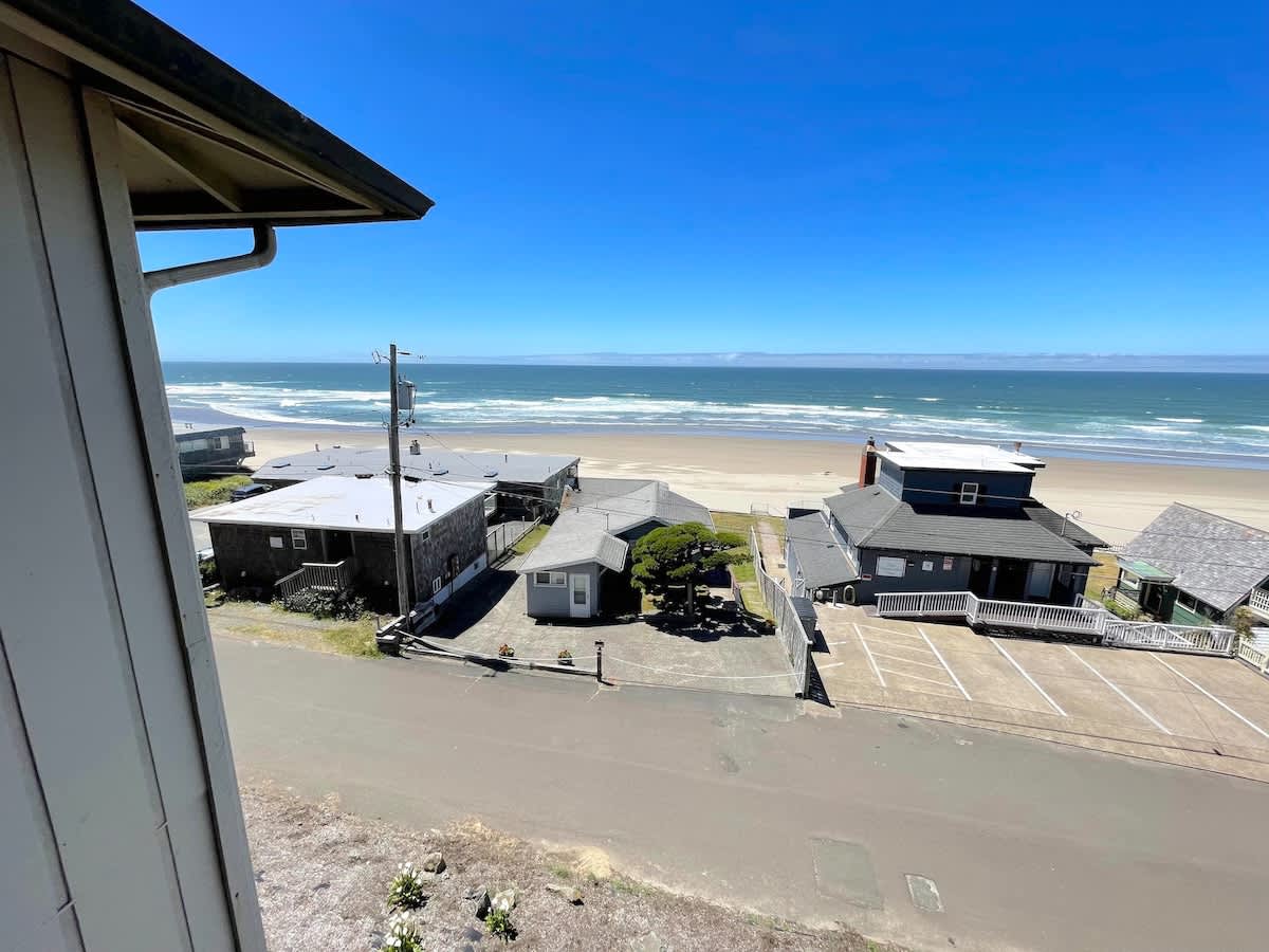 Cozy, Pet-Friendly Condo with Ocean Views! 3